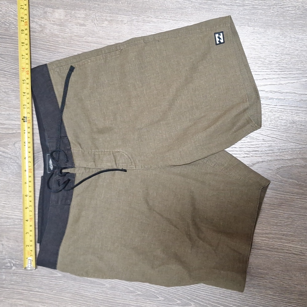 Billabong Men's Olive Board Shorts | Faded Tropical Pattern | Size 30 - Picture 2 of 12